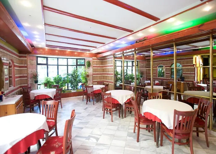 Family Flora Готель Несебир