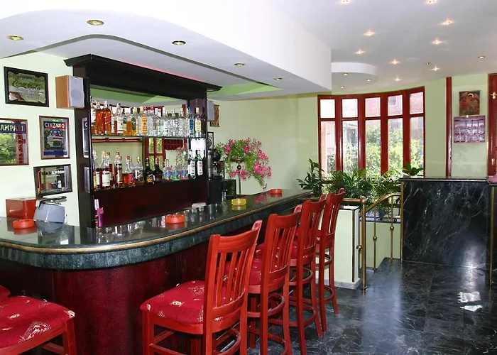 Готель Family Flora 2*