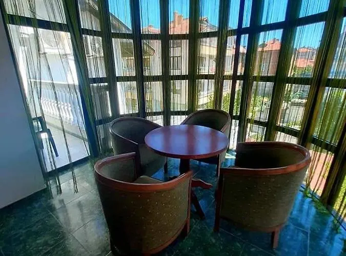 Family Flora 2* Несебир