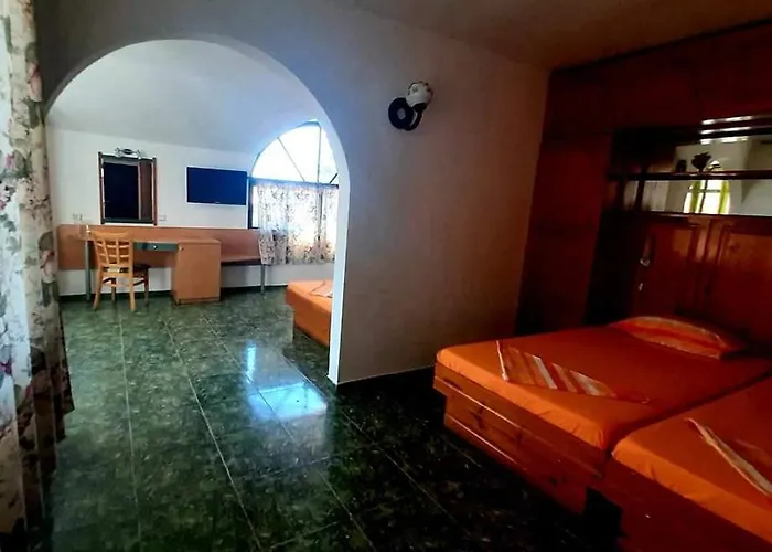 Готель Family Flora 2*