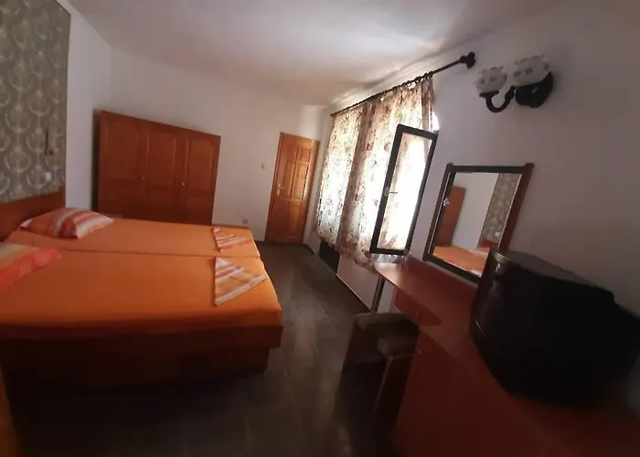 Готель Family Flora