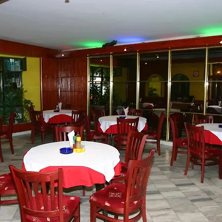 Хотел семеен флора