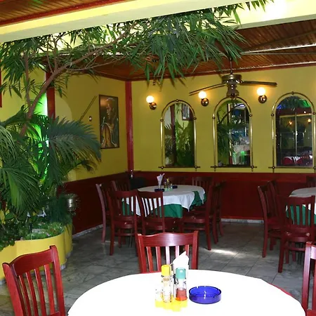 Хотел семеен флора Несебър