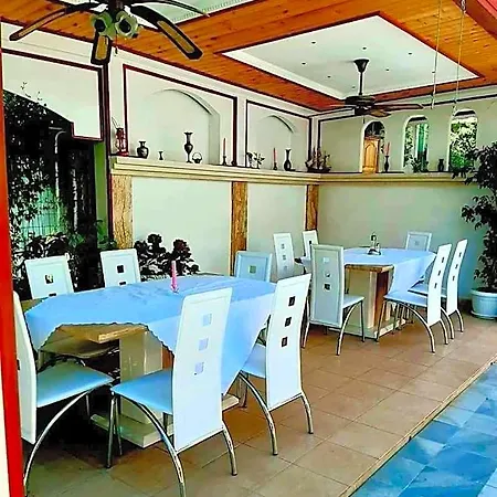 Szálloda Family Flora 2*